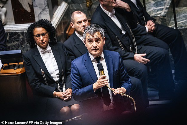 Ministro de Justicia francés propone prohibir la inmigración legal durante «dos o tres años»