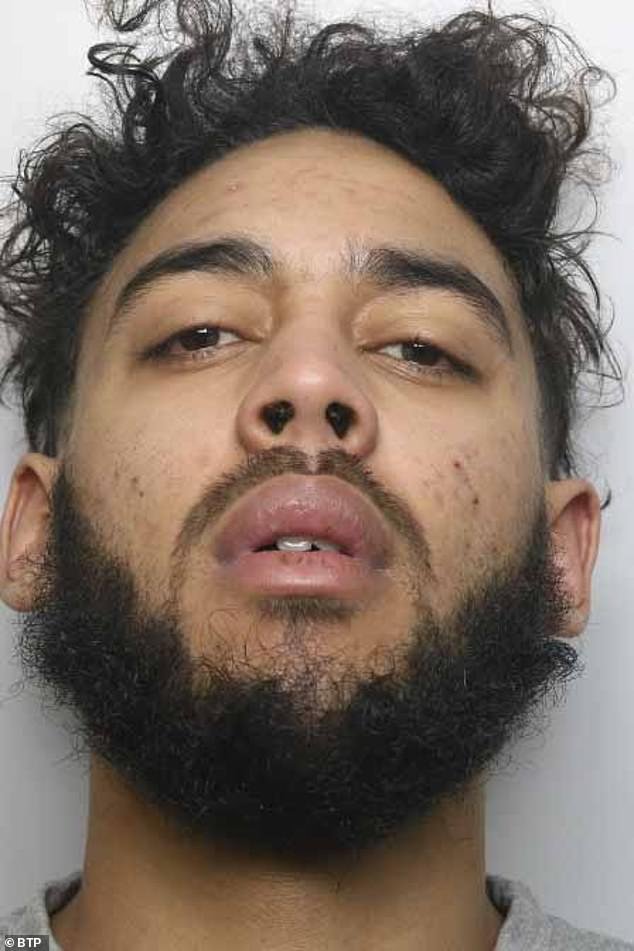 Comerciante descarado en el momento en que robó ropa de lujo de All Saints durante una ola de crímenes de £ 3,800: ha sido encarcelado