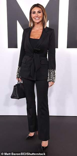 Las llegadas de la abogada de Trump, Alina Habba, el presidente Johnson y RFK Jr. conducen al estreno de Melania en la alfombra roja repleta de estrellas del Kennedy Center.