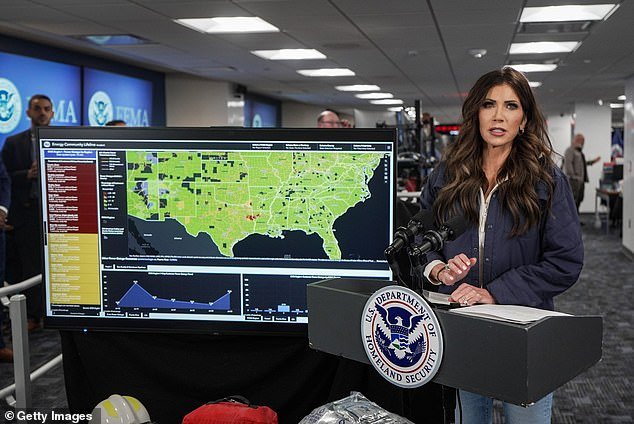 Christie Noem ha respondido a los pedidos de su renuncia mientras Trump traza un nuevo camino en medio de la agitación en Minneapolis.