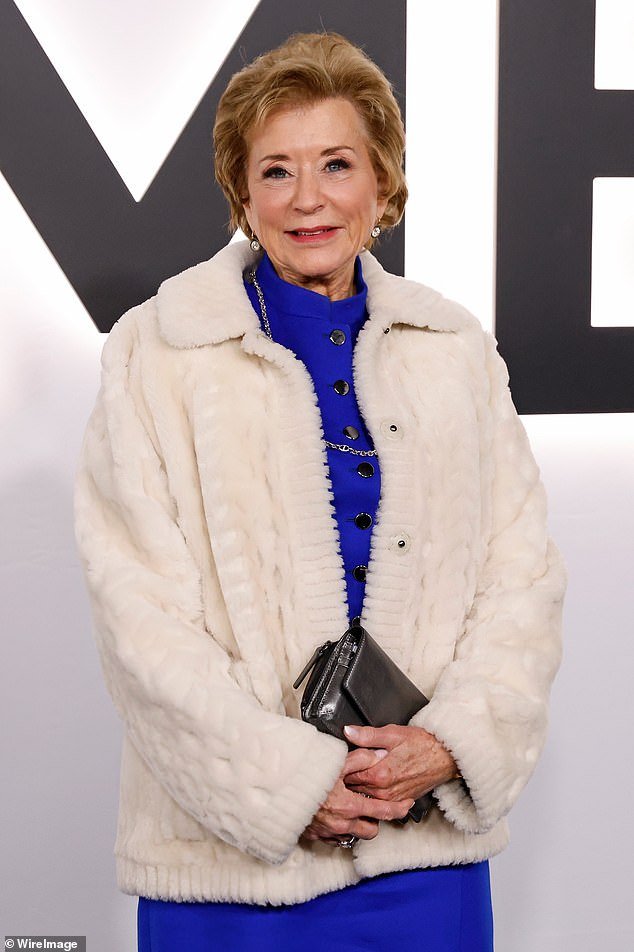 Los padres agraviados obligaron a la escuela a cancelar la visita del secretario de educación de la realeza de la WWE de Trump.