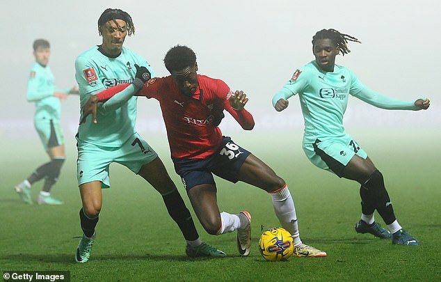 La injusticia ‘imperdonable’ que podría impedir que York, Carlisle y Scunthorpe sean promovidos a la EFL, y el desarrollo que da nuevas esperanzas a los jugadores de alto nivel de la Liga Nacional