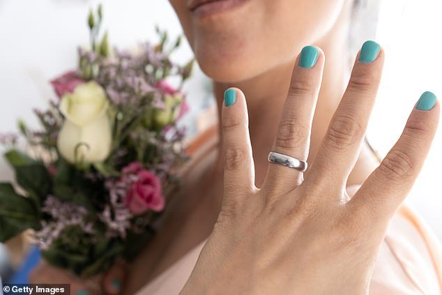 Las mujeres son más felices antes del matrimonio, según un estudio