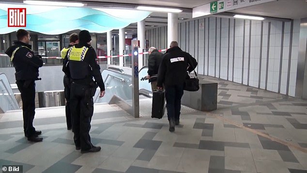 Una mujer de 18 años y un extraño sudanés de 25 en la tragedia del metro alemán después de que ambos fueran arrastrados a las vías frente a un tren que llegaba.