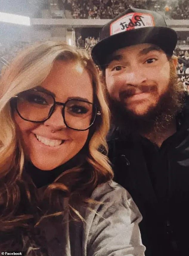 Un novio de Georgia ha sido acusado de asesinato después de matar a tiros a su padrastro el día de su boda.