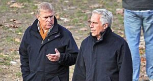 REVELADO: Andrew invitó a Epstein a cenar en el Palacio de Buckingham pocos días después de que el pedófilo fuera liberado del arresto domiciliario