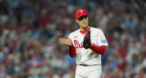 El ganador de la Serie Mundial de los Yankees, David Robertson, se retiró después de una carrera de béisbol de 17 años con ocho equipos.