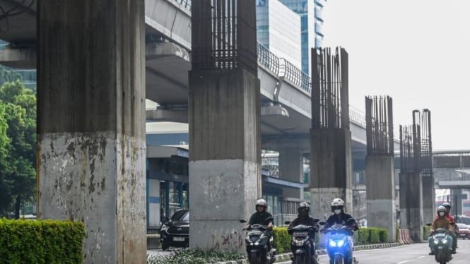 HR Rasuna dijo hoy que el gobierno provincial de Yakarta está demoliendo los pilares del monorraíl en Jalan, el presupuesto es de 254 millones de IDR.