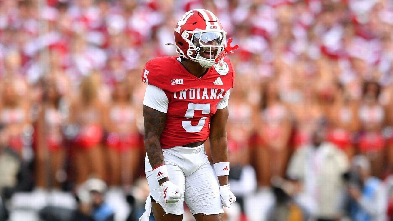 La ciudad de Bloomington nombró extraoficialmente al estanque en honor a D’Angelo Ponds.