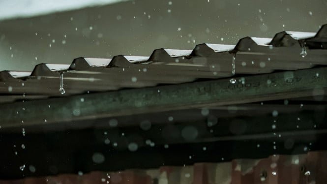 Llueve día y noche en Yakarta