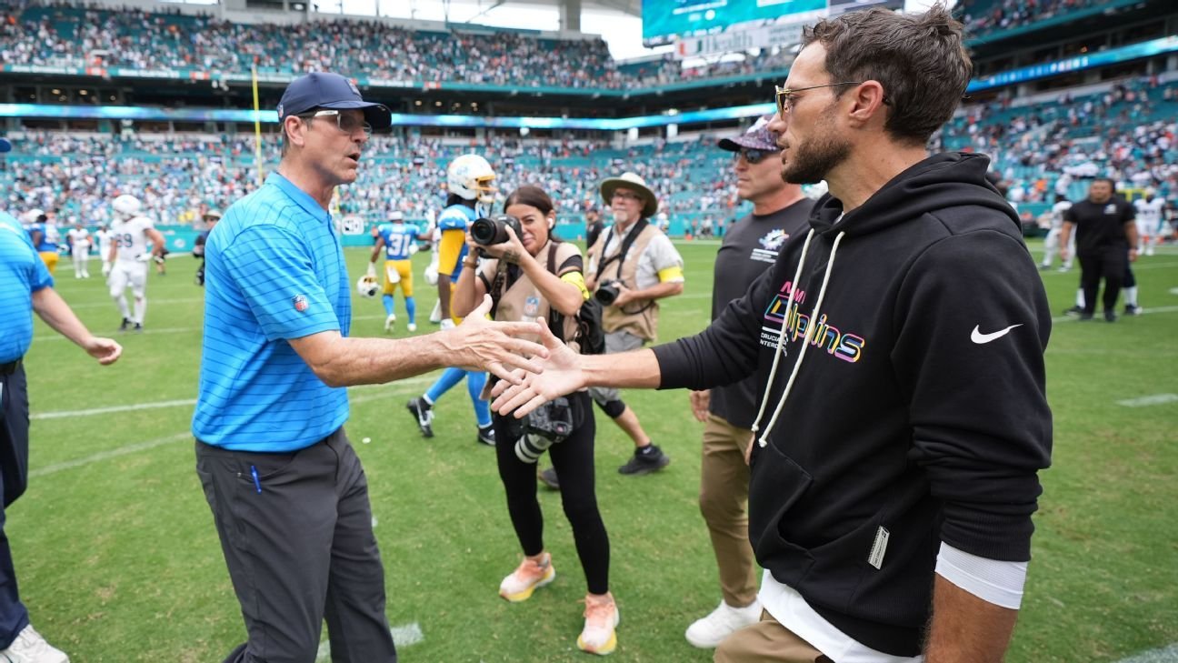 Los Chargers contratan oficialmente a Mike McDaniel como su coordinador ofensivo