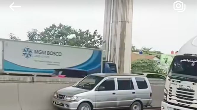 Conductor de camión escolta el acto heroico de Panther Car ‘Going Alone’ en los premios Japek Toll Road Awards