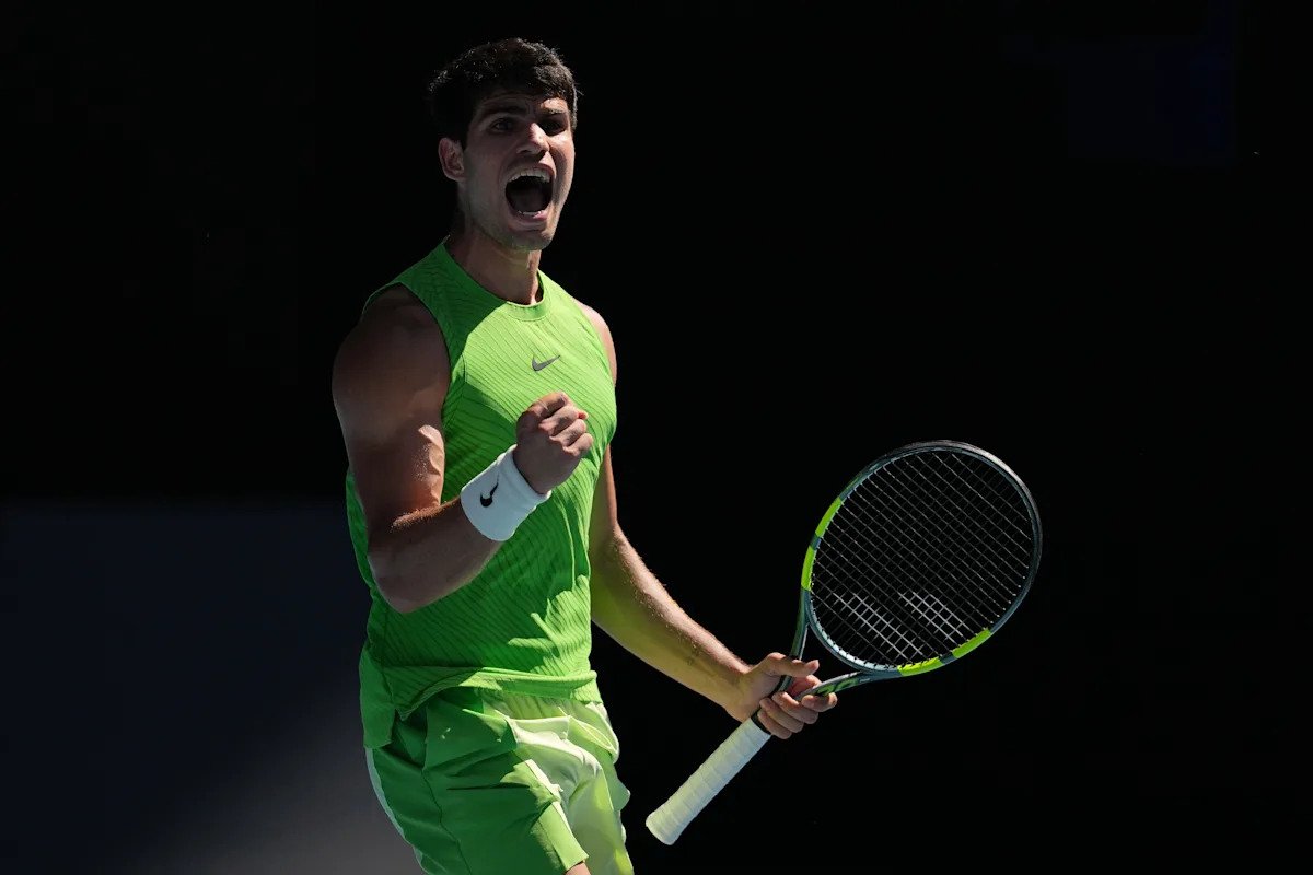 Abierto de Australia: Carlos Alcaraz supera a Alexander Zverev en un maratón de 5,5 horas, a 1 victoria del Grand Slam de su carrera