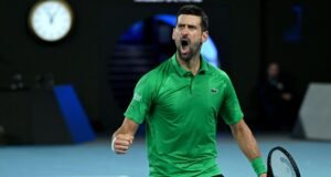 Novak Djokovic vence a Janic Sinner en un thriller de semifinales de 5 sets