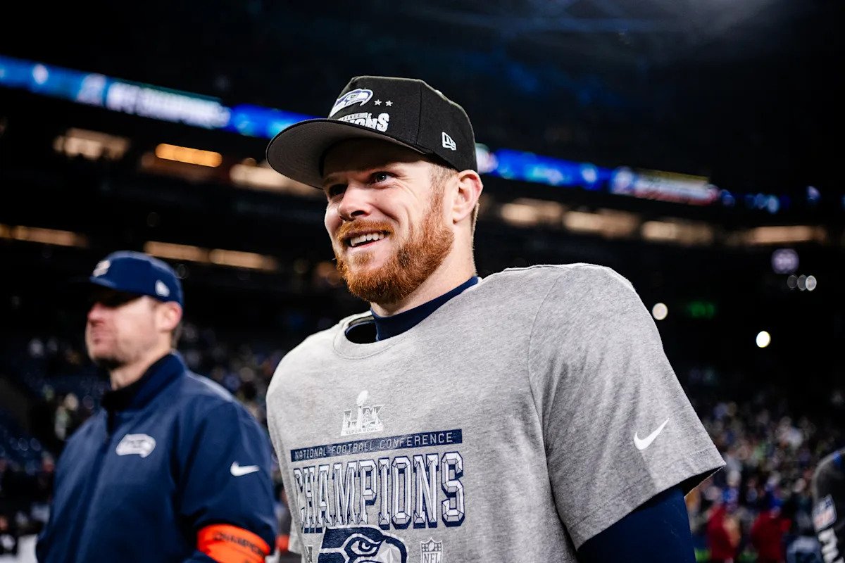 Los vikingos despiden a Kwesi Adofo-Mensah un día después de que defendiera su decisión de alejarse de Sam Darnold