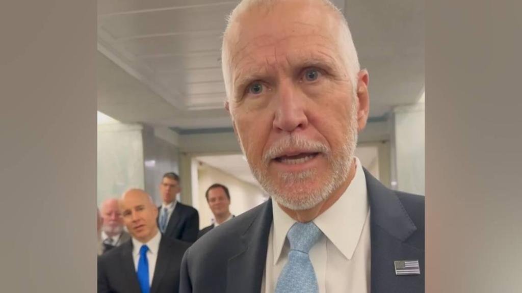 El Partido Republicano flaquea ante la represión migratoria de Trump después de los recientes asesinatos – The Mercury News