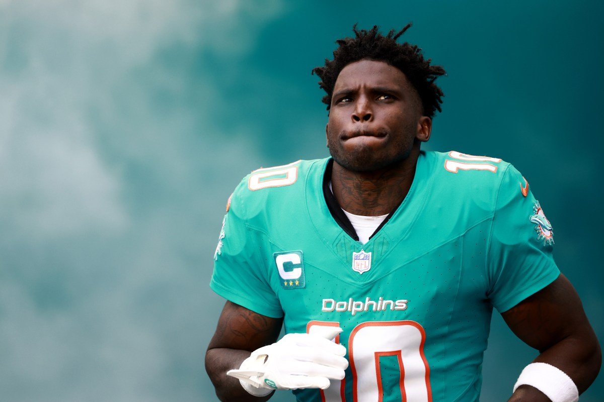 La decisión de Tyreek Hill por 22 millones de dólares de los Dolphins tomó forma después de la contratación del entrenador