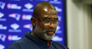 Super Bowl 2026: Patriots DC Terrell Williams regresa al equipo después de ganar una batalla de 5 meses contra el cáncer