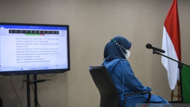 Ser directora de una empresa, empleada de la Comisión Anticorrupción y esposa de un sospechoso de corrupción está sujeta a duras sanciones