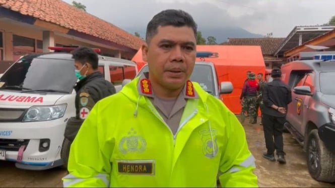 Actualización sobre las víctimas del desastre del deslizamiento de tierra en Sisarua, el puesto de DVI recibió 25 bolsas para cadáveres