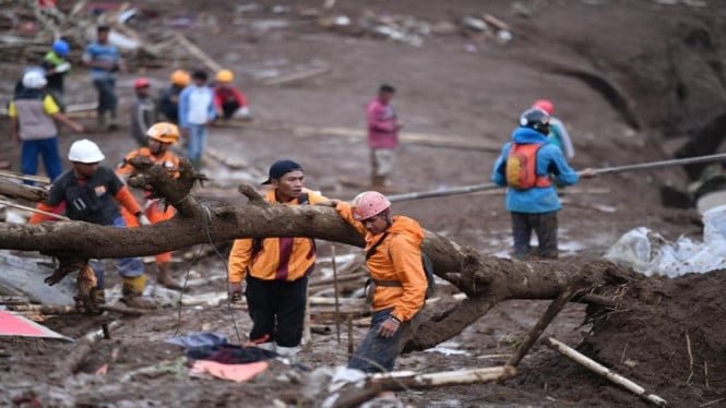 El equipo SAR continúa buscando a 65 víctimas desaparecidas del deslizamiento de tierra de Sisarua en West Bandung