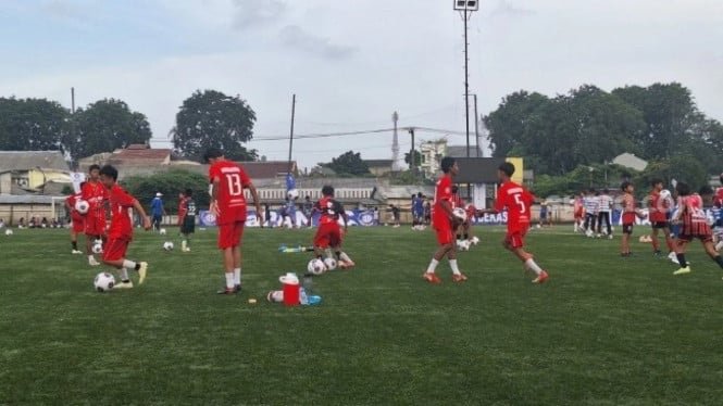 PSSI agradece el programa One Child One Ball de MaPan FC