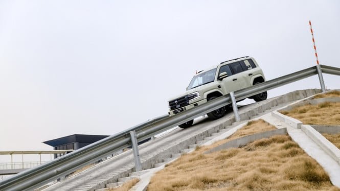 El Denza B5 fue absolutamente torturado en el extremo Medan, aquí está el hecho