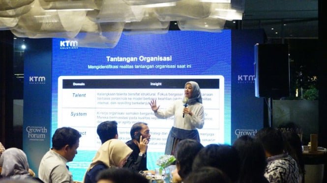 Los sistemas de trabajo basados en la tecnología son fundamentales para la adaptación organizacional