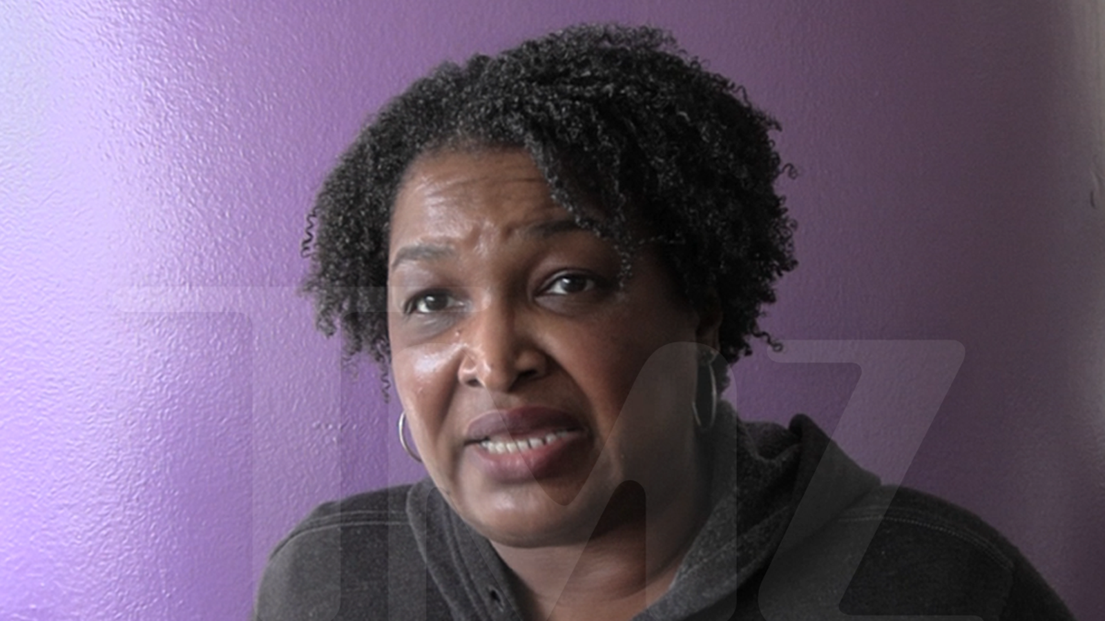 Stacey Abrams dijo que Estados Unidos se dirige al totalitarismo debido a Trump