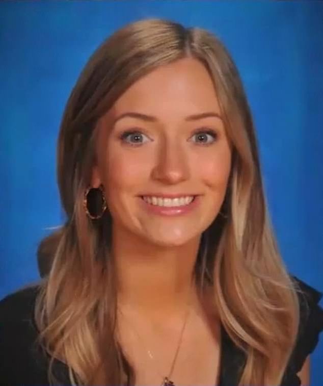 Lee los impactantes textos entre una profesora casada de 25 años y un chico de 17