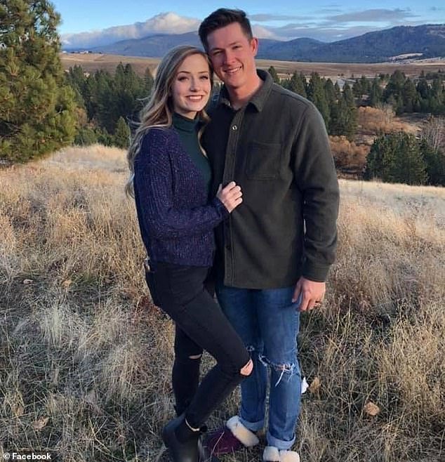 Un abogado muestra por qué es el marido más indulgente de Estados Unidos después de que la glamorosa esposa de un profesor, de 25 años, lo engañara con su hijo de 17 años en su casa conyugal.