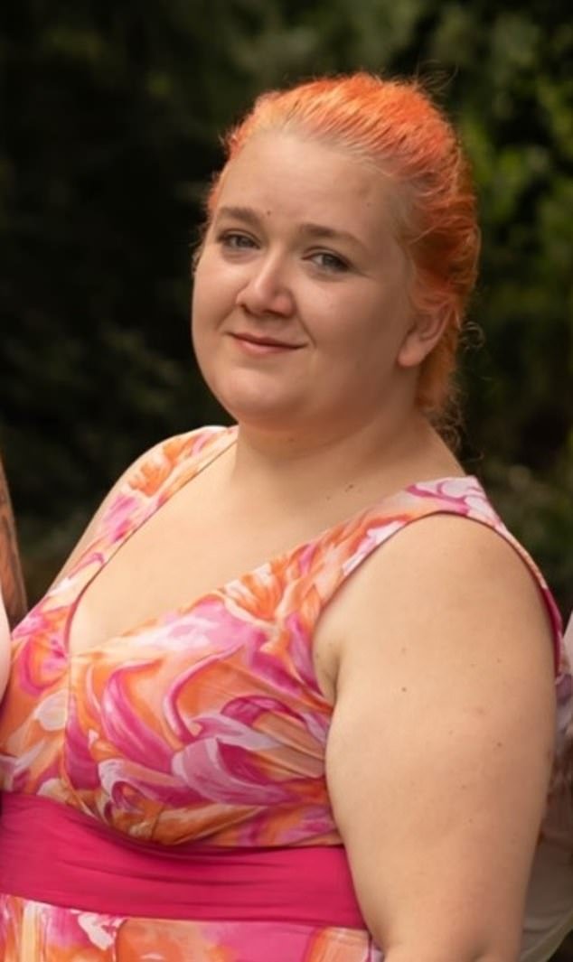 «Serás olvidado como una mala pesadilla»: la madre de un trabajador de hotel solicitante de asilo asesinado a puñaladas por un migrante se enfrenta a él en el tribunal; el asesino continúa proclamando su inocencia