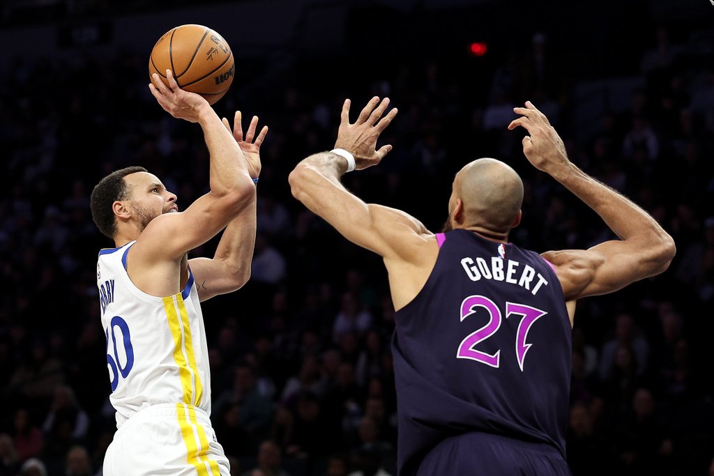 Steph Curry habla sobre las protestas contra ICE en Minneapolis y el juego Warriors-Wolves