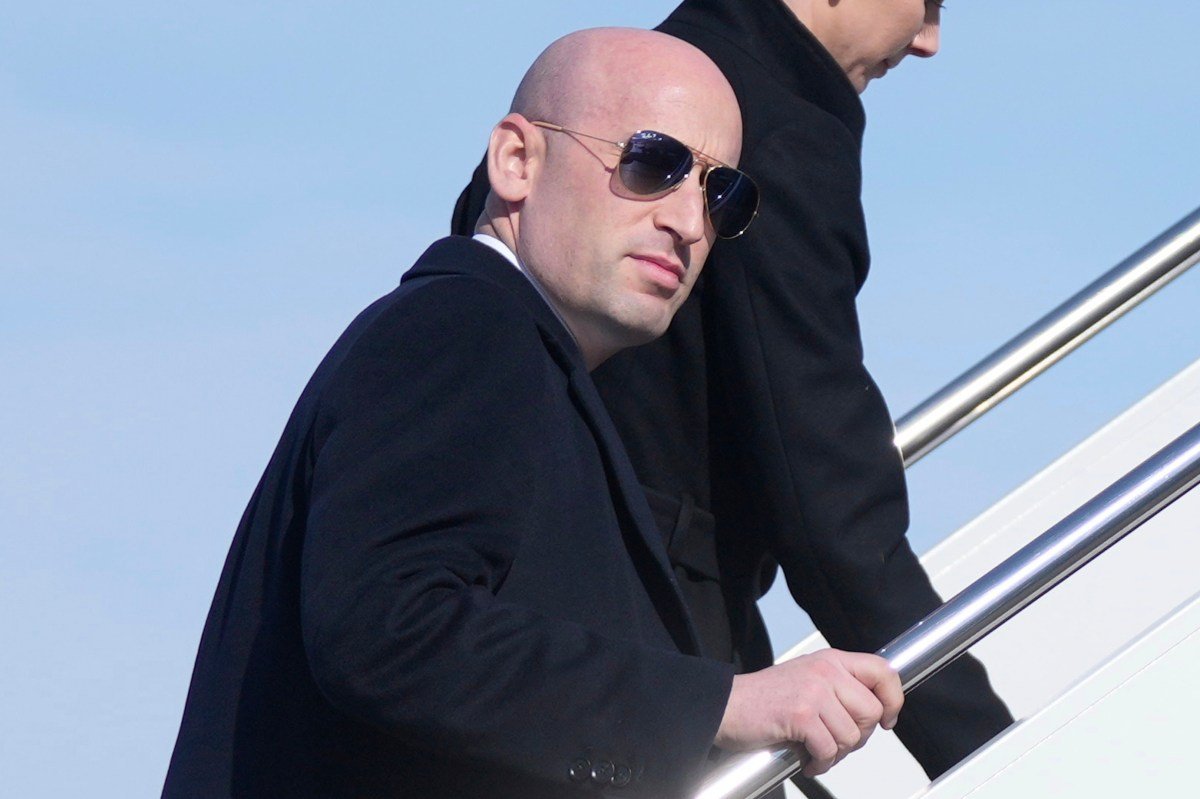 Stephen Miller dice que la Casa Blanca está evaluando al equipo de la Patrulla Fronteriza después del tiroteo de Alex Pretty