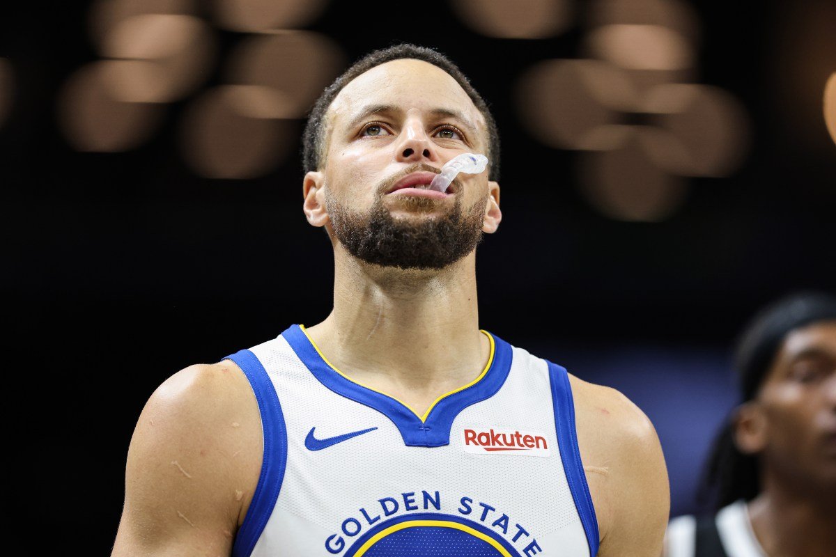 Warriors anuncian noticias sobre la lesión de Stephen Curry contra Pistons