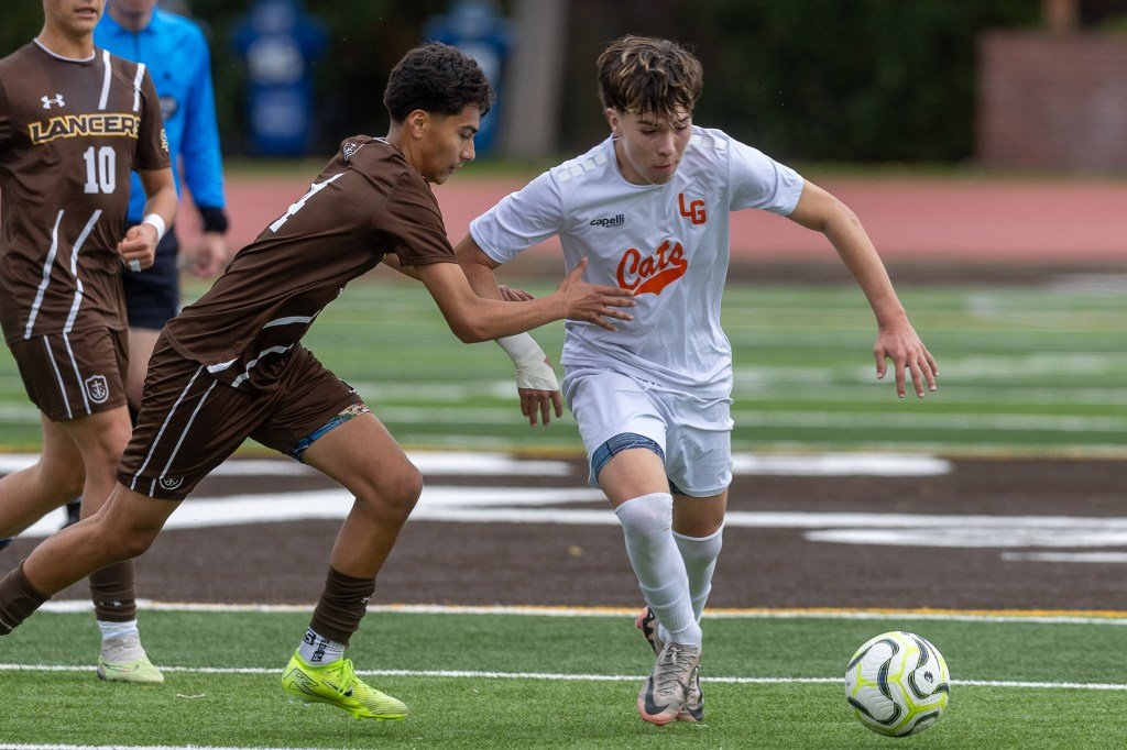 Clasificación de fútbol masculino de secundaria, 28 de enero de 2026: Top 10 del grupo de noticias del Área de la Bahía