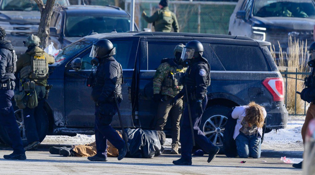 La justicia exige rendición de cuentas en el último tiroteo de ICE