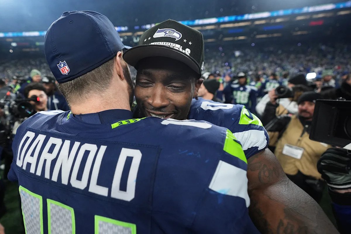 Dez Bryant le debe un Rolex a DeMarcus Lawrence por dudar que los Seahawks lleguen al Super Bowl con Sam Darnold