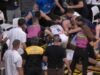 El video de la pelea entre Adelaide 36ers y Brisbane Bullets vio los bancos despejados y siete jugadores fueron expulsados