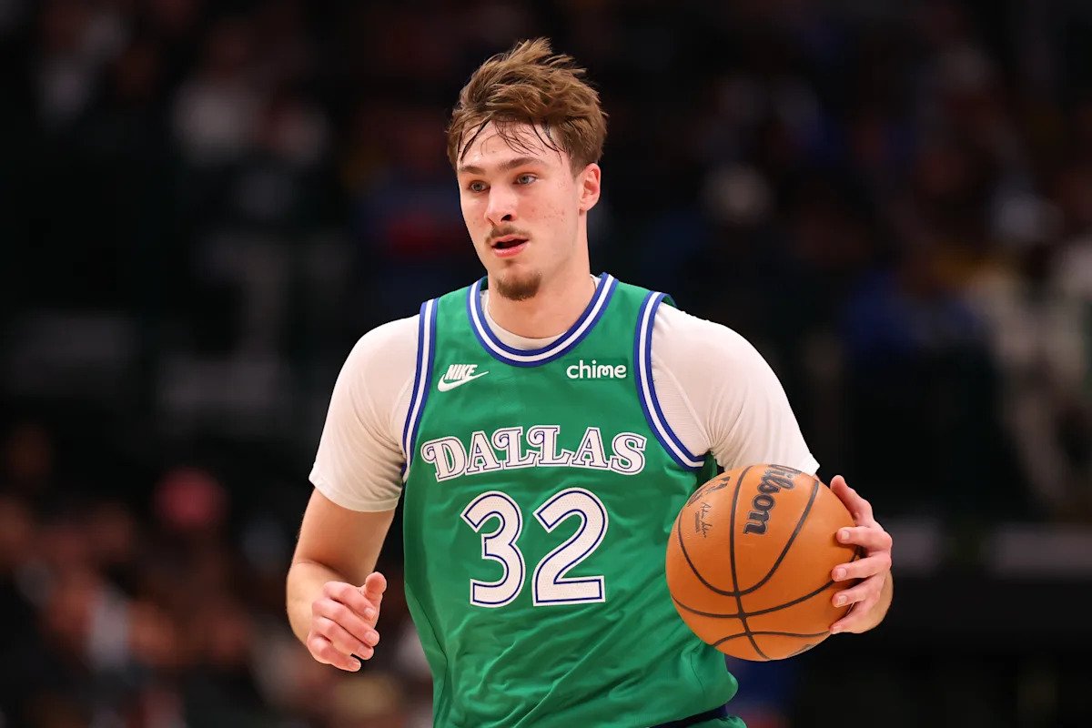 El novato de los Mavs, Cooper Flagg, regresa a la alineación el jueves contra los Hornets y el ex compañero de Duke, Kan Knuepel.