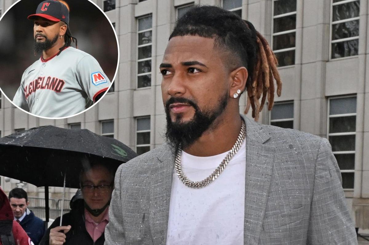 Emmanuel Claes Better afirma que los mensajes de texto con la estrella de la MLB deshonrada eran sobre peleas de gallos