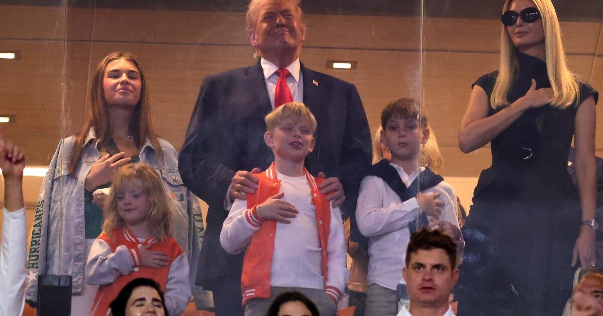 ¿Por qué Trump se salta el Super Bowl? Dijo que estaba «demasiado lejos».