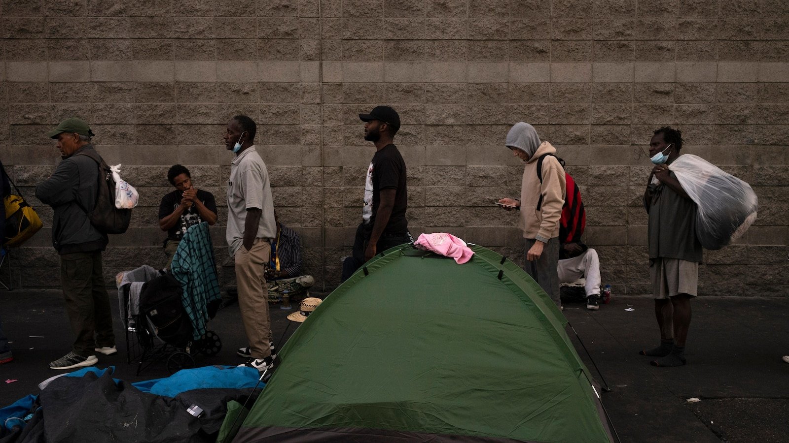 El director ejecutivo de Los Angeles Homeless Services acusado de defraudar a los contribuyentes por un estilo de vida lujoso