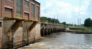 Ciudad de Georgia advierte no beber agua del grifo tras derrame de combustible en aeropuerto de Atlanta