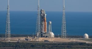 La NASA retrasa el primer lanzamiento de Artemis a la luna con astronautas debido al frío extremo en el sitio de lanzamiento