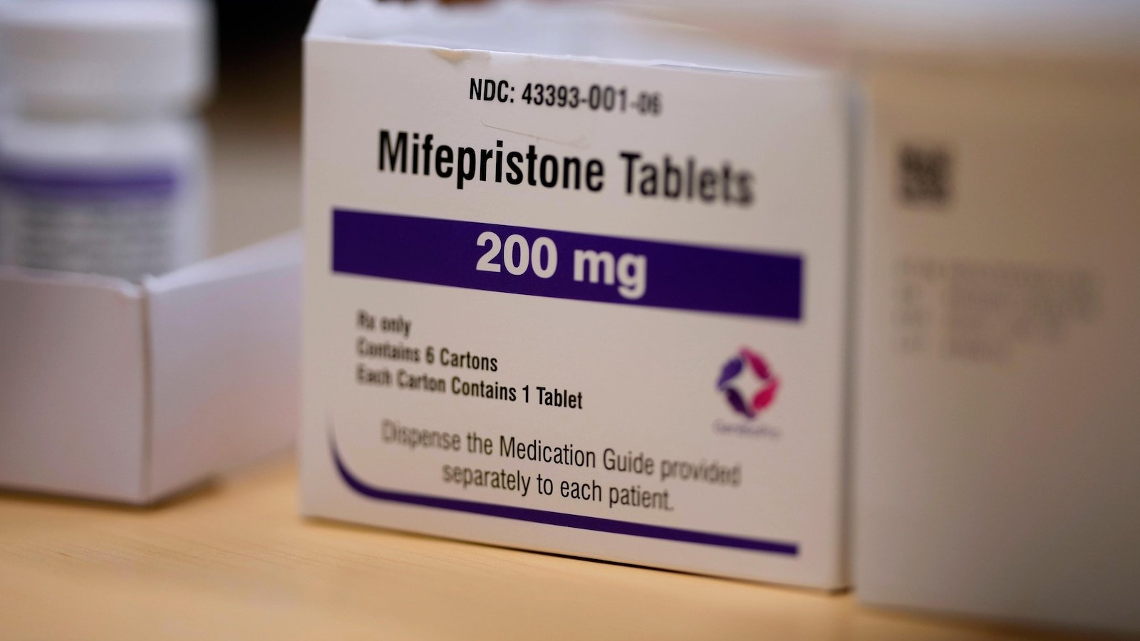 Luisiana busca extraditar a un médico de California, poniendo a prueba los límites de las leyes protectoras