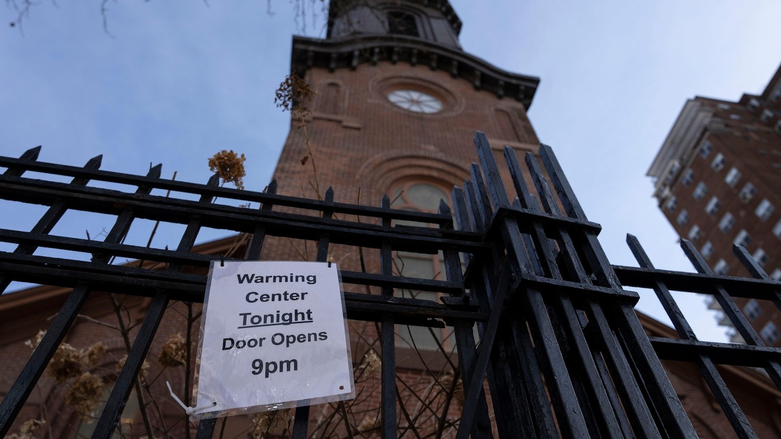 Diez personas murieron en el frío helado de Nueva York, lo que plantea dudas sobre la preparación de la ciudad
