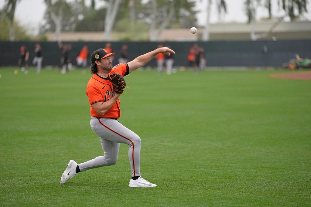 Primera entrada ‘caótica’ de los SF Giants contra la alarma de incendio de los Cachorros y funciones de triple play