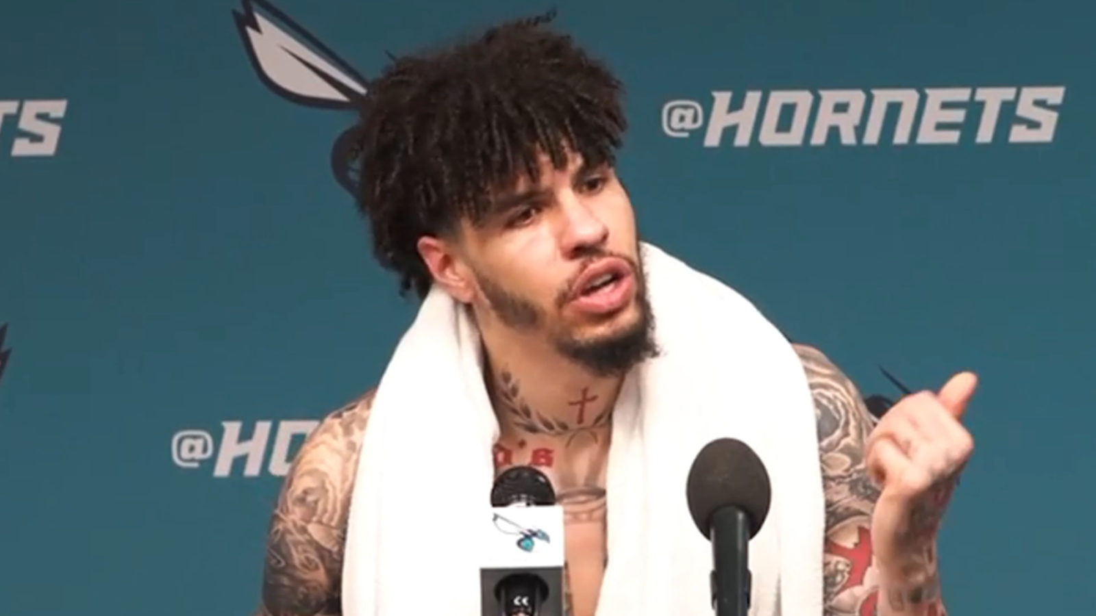 LaMelo Ball evita hablar de accidente automovilístico en el primer juego de regreso