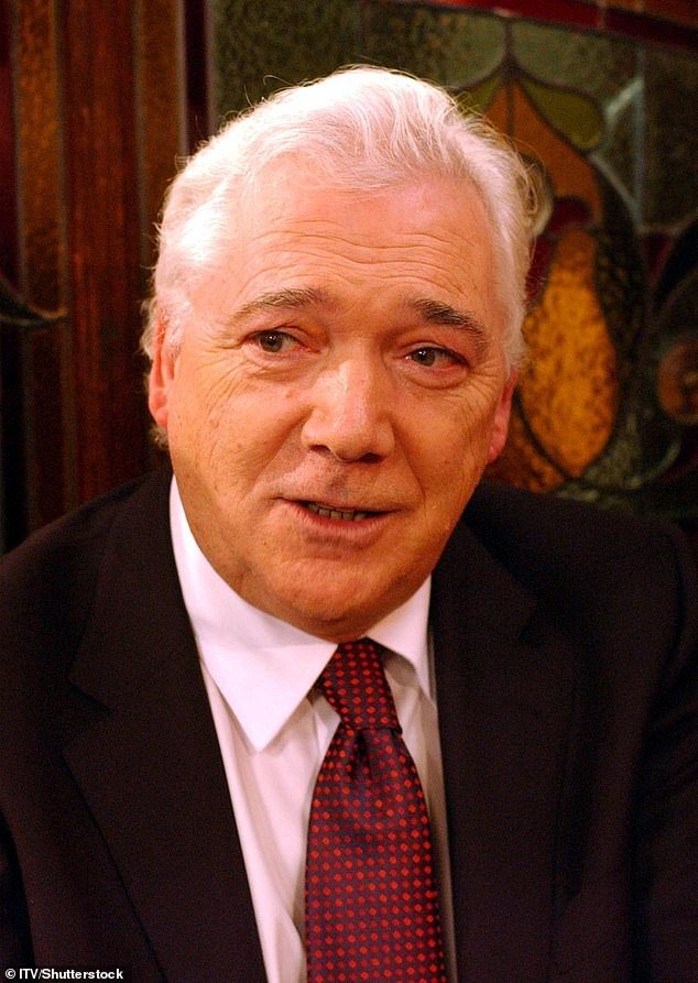 La estrella de Coronation Street, Frank Grimes, deja a su amada esposa £ 125,000 después de su muerte a los 78 años